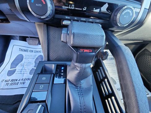Used 2025 Toyota Tacoma TRD Off-Road image 19