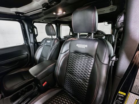 Used 2023 Jeep Wrangler Unlimited Rubicon w/ Xtreme 35 Tire Package AWD/4WD image 19
