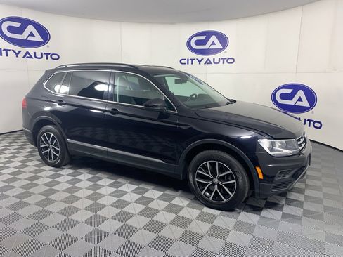 Used 2021 Volkswagen Tiguan SE image 1