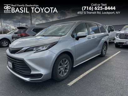 Used 2021 Toyota Sienna LE