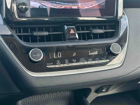 Used 2024 Toyota Corolla LE image 31