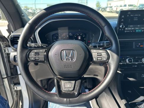 Used 2025 Honda Pilot Black Edition image 19