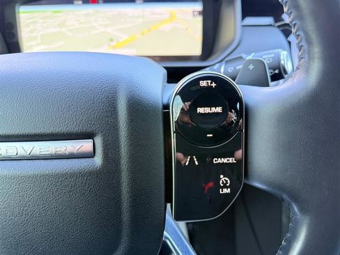 Used 2020 Land Rover Discovery SE image 34
