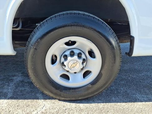 Used 2024 Chevrolet Express 3500 LS image 14