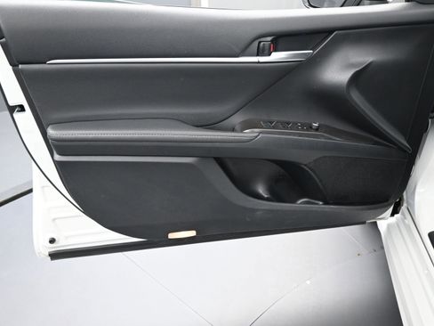 Used 2023 Toyota Camry XSE image 16