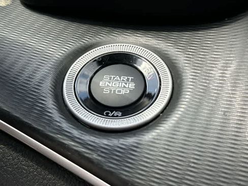 Used 2023 Jeep Grand Cherokee Altitude AWD/4WD image 11