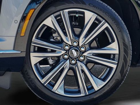 New 2026 Cadillac Optiq Luxury 2 image 2