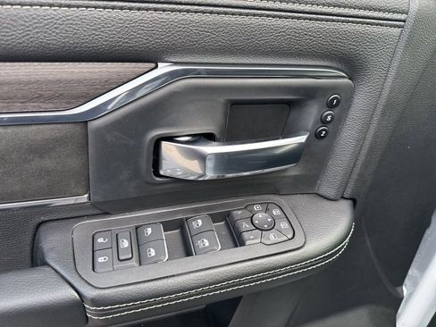 New 2026 RAM 2500 Laramie AWD/4WD image 21