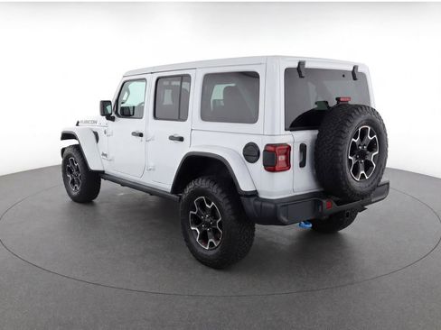 Used 2025 Jeep Wrangler Unlimited Rubicon 4xe w/ Convenience Group AWD/4WD image 6