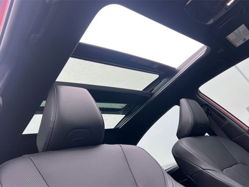 Used 2025 Toyota Camry XSE image 18