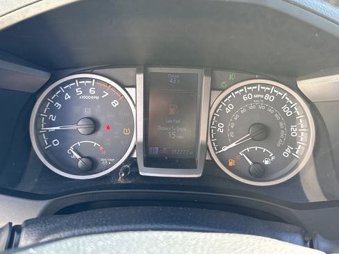 Used 2017 Toyota Tacoma SR5 w/ Tow Package image 21