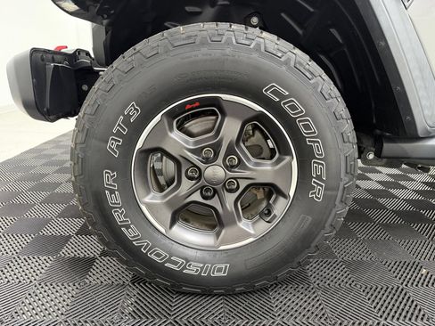 Used 2021 Jeep Gladiator Rubicon w/ Trailer Tow Package AWD/4WD image 11
