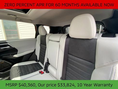 New 2025 Mitsubishi Outlander SE image 16