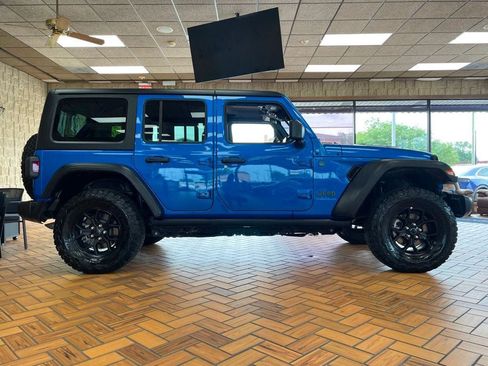 Used 2024 Jeep Wrangler Unlimited AWD/4WD image 7