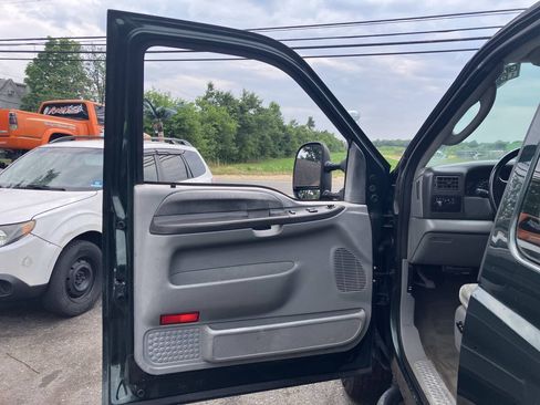 Used 2003 Ford F350 XL AWD/4WD image 17
