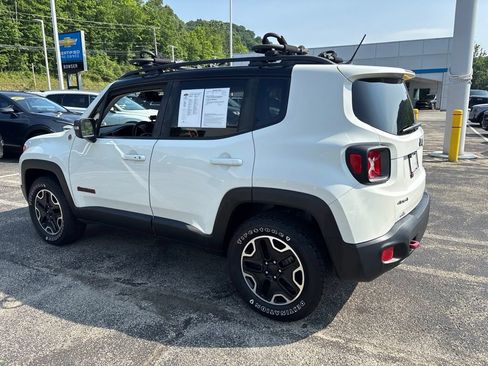 Used 2017 Jeep Renegade Trailhawk AWD/4WD image 3