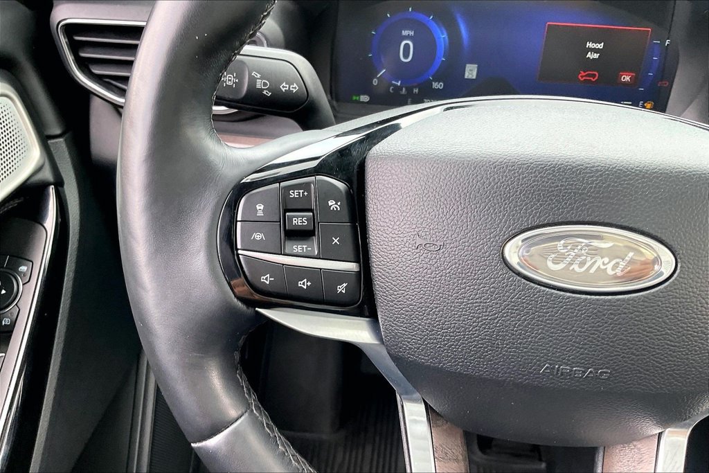 Certified 2022 Ford Explorer Platinum w/ Equipment Group 601A AWD/4WD image 17