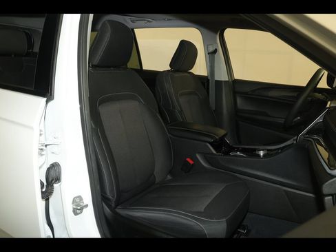 Certified 2023 Jeep Grand Cherokee L Laredo w/ Luxury Tech Group I AWD/4WD image 30