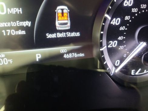 Used 2023 Toyota Highlander XLE AWD/4WD image 28