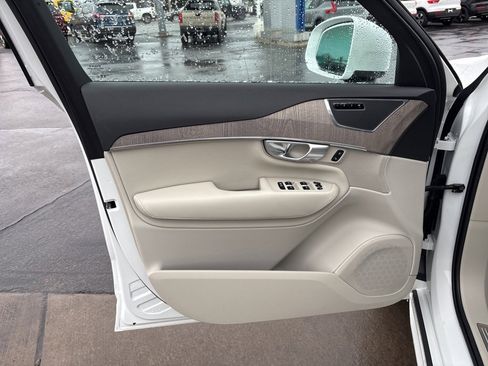 Certified 2023 Volvo XC90 B5 Plus w/ Protection Package Premier image 15