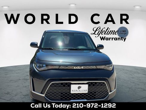Used 2025 Kia Soul LX w/ LX Technology Package FWD image 2