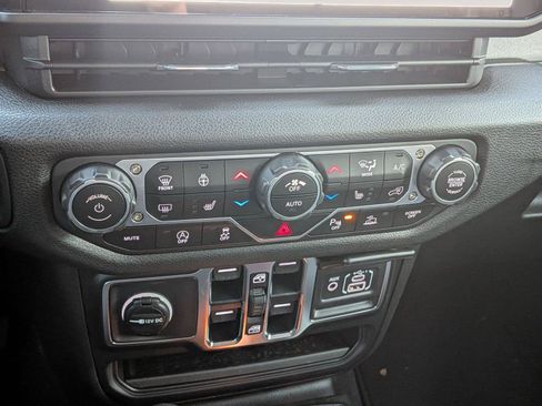 New 2025 Jeep Gladiator Sport AWD/4WD image 20