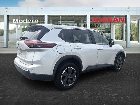 Certified 2025 Nissan Rogue SV AWD/4WD image 5
