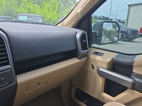 Used 2017 Ford F150 XLT AWD/4WD image 20