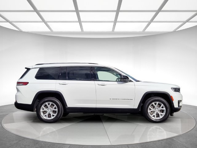 Used 2023 Jeep Grand Cherokee L Limited w/ Luxury Tech Group II AWD/4WD image 3