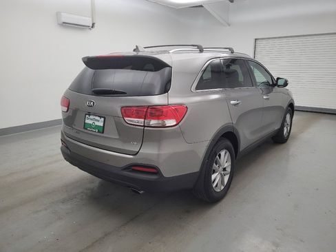 Used 2017 Kia Sorento AWD w/ LX V6 Convenience Package image 9