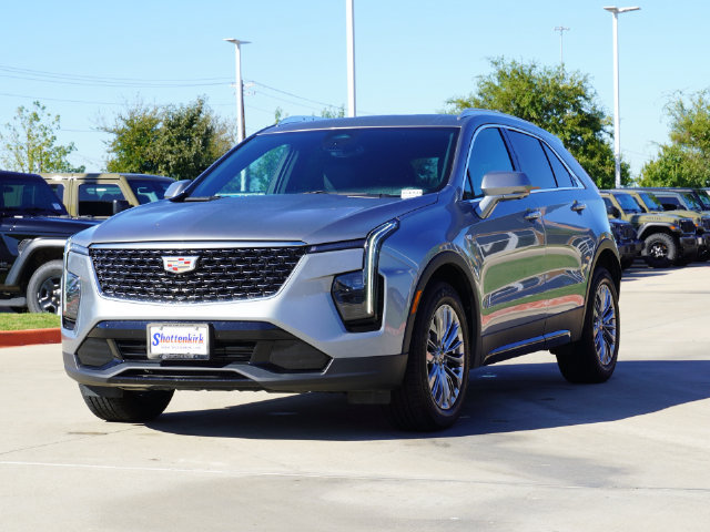 Used 2025 Cadillac XT4 Premium Luxury FWD image 6