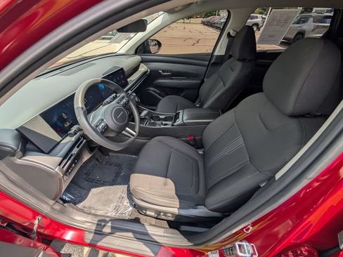 Used 2025 Hyundai Tucson SEL FWD image 14