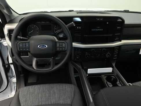 New 2026 Ford F250 XLT w/ FX4 Off-Road Package image 14