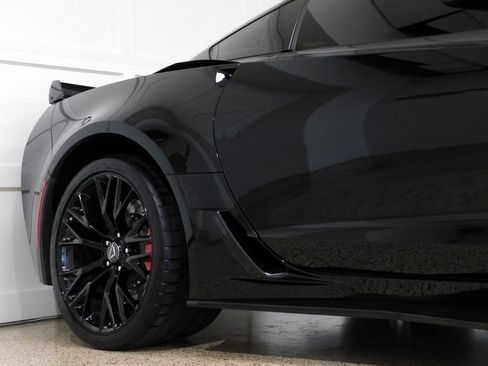 Used 2018 Chevrolet Corvette Z06 image 19