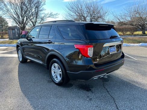 Certified 2023 Ford Explorer XLT w/ Equipment Group 202A image 7