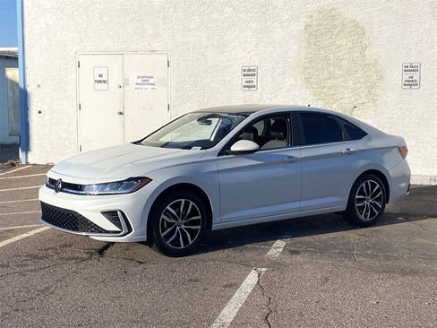 New 2026 Volkswagen Jetta SE image 3