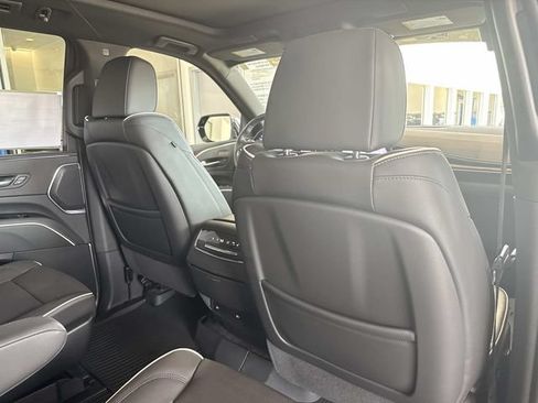 Certified 2023 Cadillac Escalade Premium Luxury w/ Performance Package AWD/4WD image 24