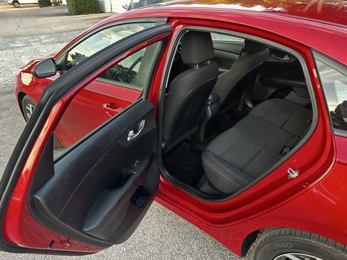 Used 2020 Kia Forte LXS image 13