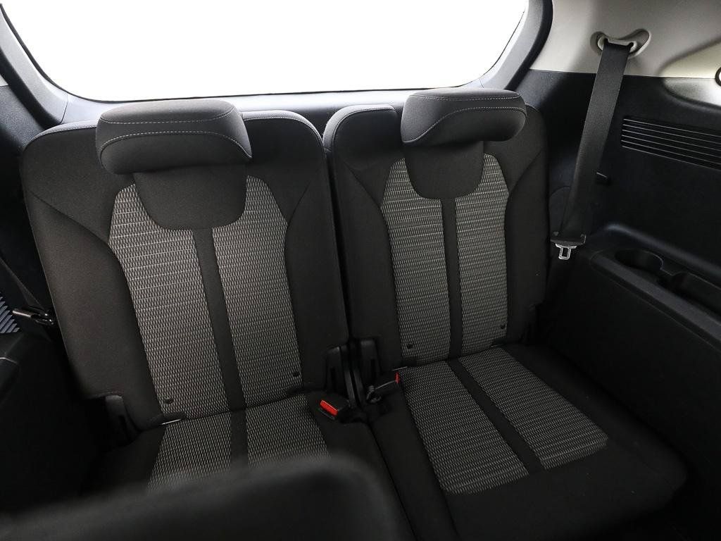 Used 2023 Kia Sorento LX FWD image 24