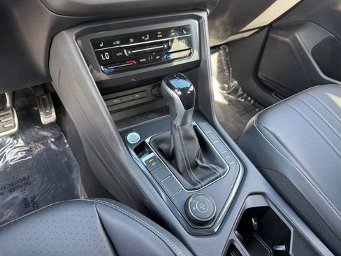 Used 2023 Volkswagen Tiguan SE R-Line AWD/4WD image 17