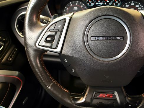 Used 2016 Chevrolet Camaro SS image 25