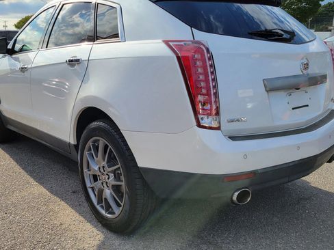 Used 2016 Cadillac SRX Performance w/ Midnight Edition Package FWD image 3