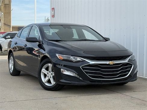 Used 2023 Chevrolet Malibu LT image 2