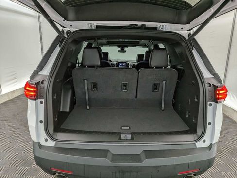 Used 2023 Chevrolet Traverse RS image 35