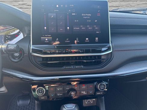 Used 2024 Jeep Compass Trailhawk image 13