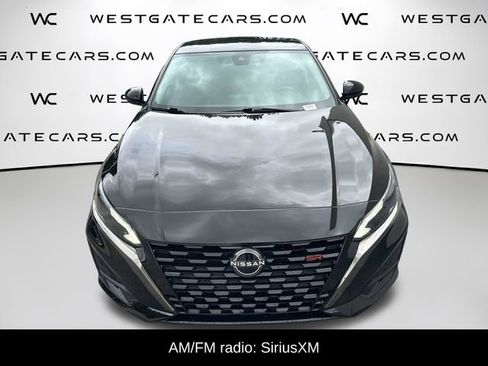 Used 2023 Nissan Altima 2.5 SR FWD image 2