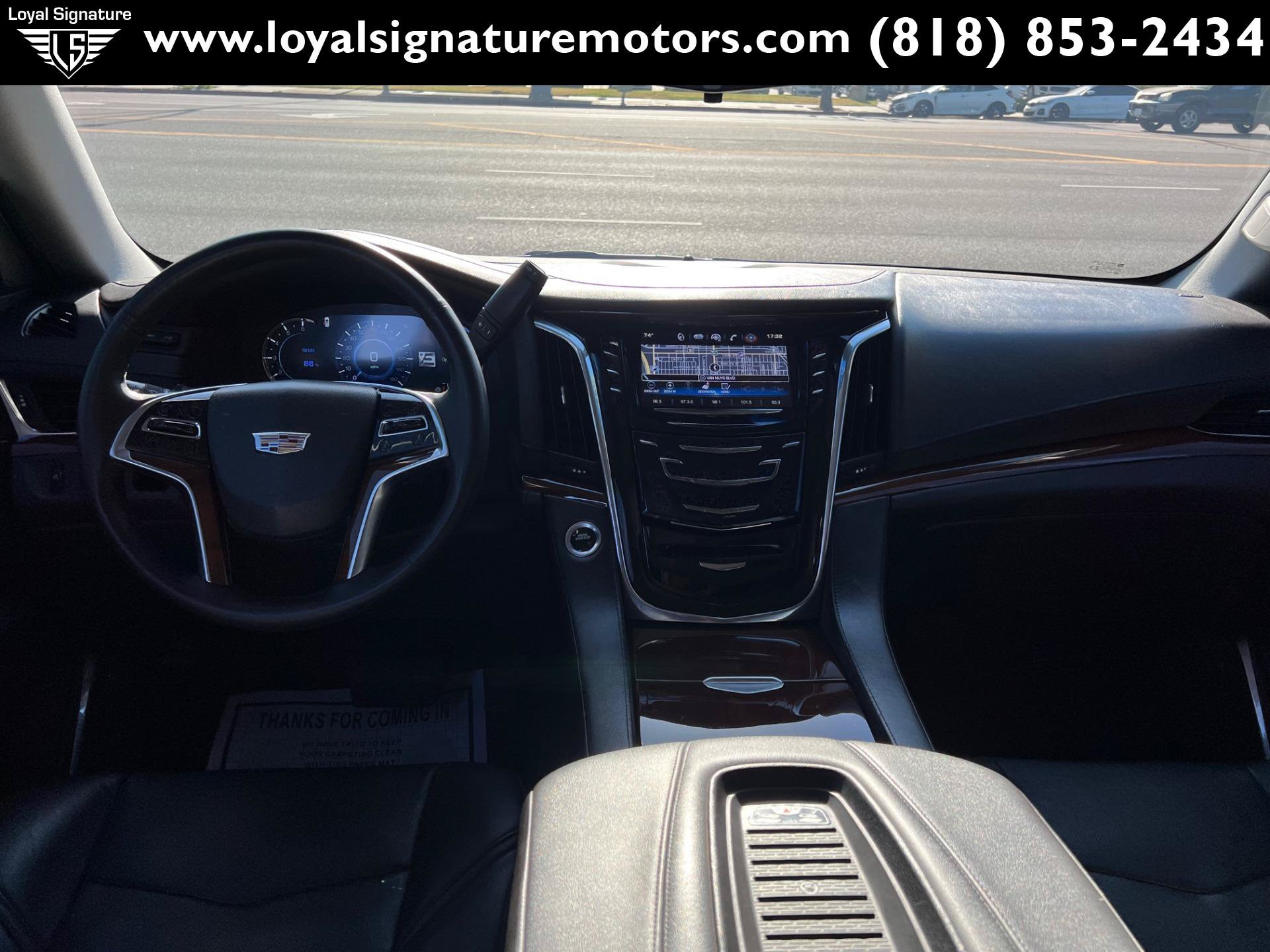Used 2018 Cadillac Escalade ESV Luxury RWD image 19