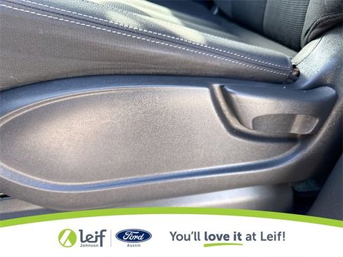 Used 2017 Nissan Titan SV image 18