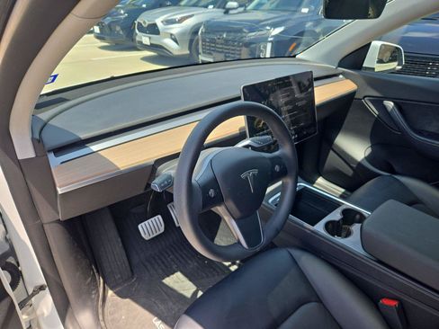 Used 2022 Tesla Model Y Performance AWD/4WD image 10