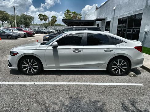 Used 2022 Honda Civic EX image 5